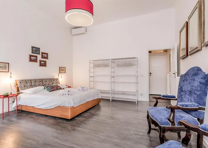 Sales In Trastevere * Roma